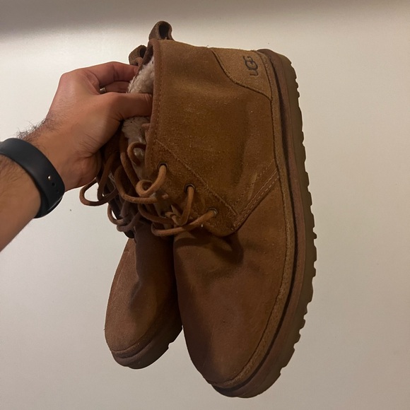 UGG - Picture 2 of 4